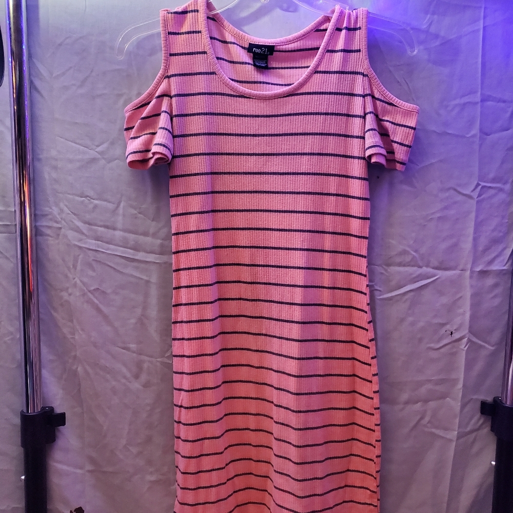 Off sleeve dress